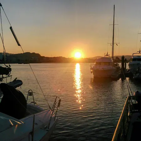 Barco 12 Mts Centro Πλωτό κατάλυμα Cangas do Morrazo