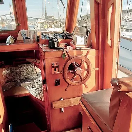 Πλωτό κατάλυμα Barco 12 Mts Centro *