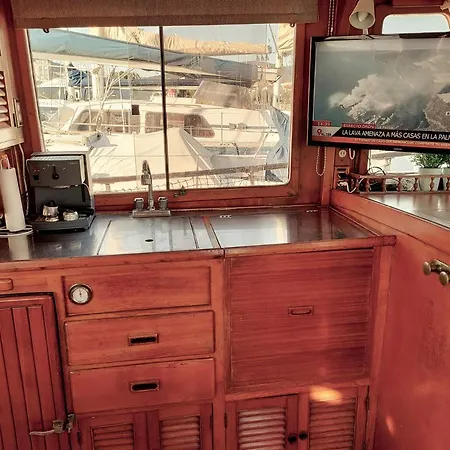 Πλωτό κατάλυμα Barco 12 Mts Centro *